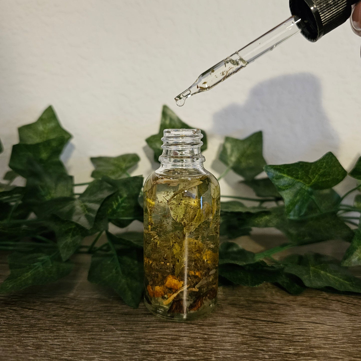 Crown of Success Oil | Success, Victory, Relationships, Money, Gambling, Legal Matters, Put odds in your Favor