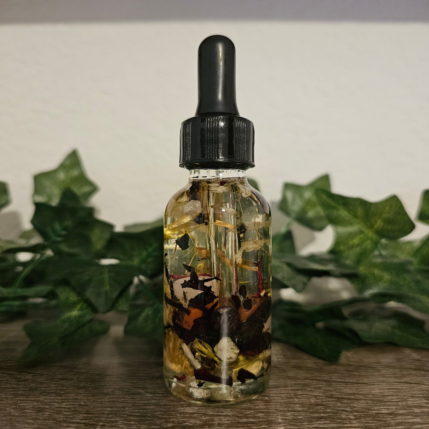 DEADLY ATTRACTION Oil - Powerful Attraction, Desirability, Femme Fatale, Love, Lust, Passion, Seduction, Sex Appeal - Ritual & Altar Tools