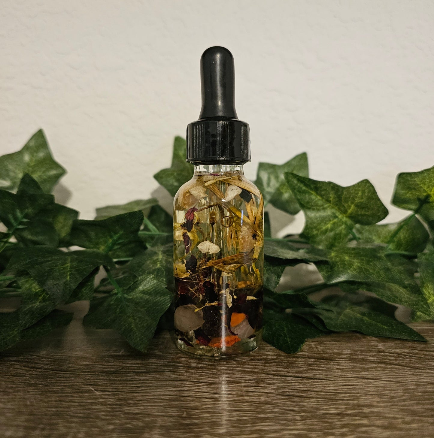 DEADLY ATTRACTION Oil - Powerful Attraction, Desirability, Femme Fatale, Love, Lust, Passion, Seduction, Sex Appeal - Ritual & Altar Tools