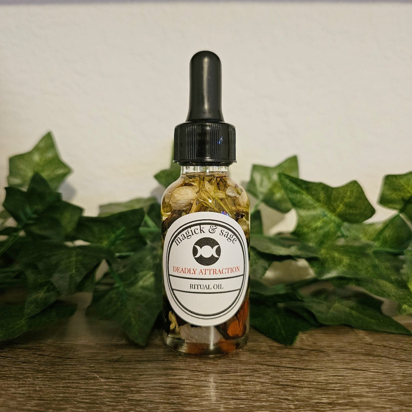 DEADLY ATTRACTION Oil - Powerful Attraction, Desirability, Femme Fatale, Love, Lust, Passion, Seduction, Sex Appeal - Ritual & Altar Tools
