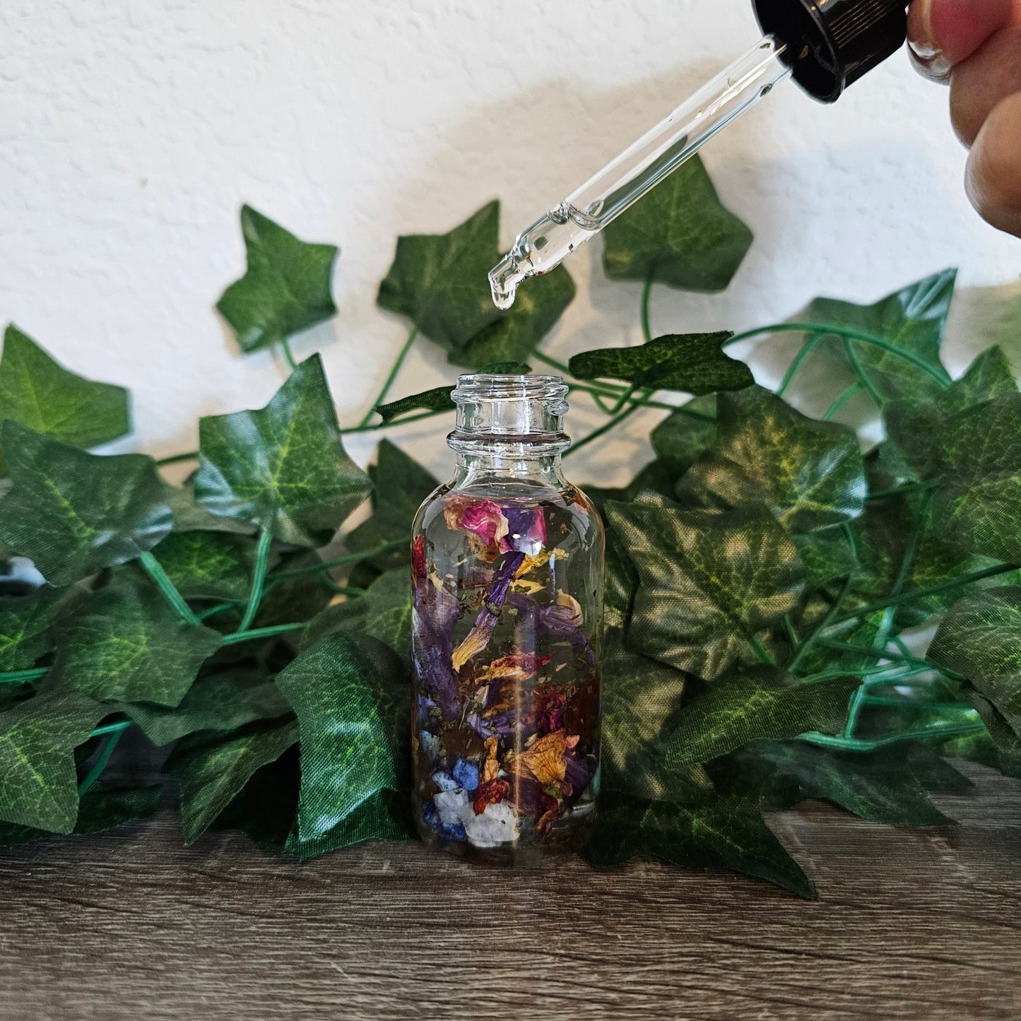 HATHOR Goddess Oil - work and connect with Hathor - Goddess of Pleasure, Beauty, Music, Dance, The Arts - Egyptian - Ritual & Altar Tools