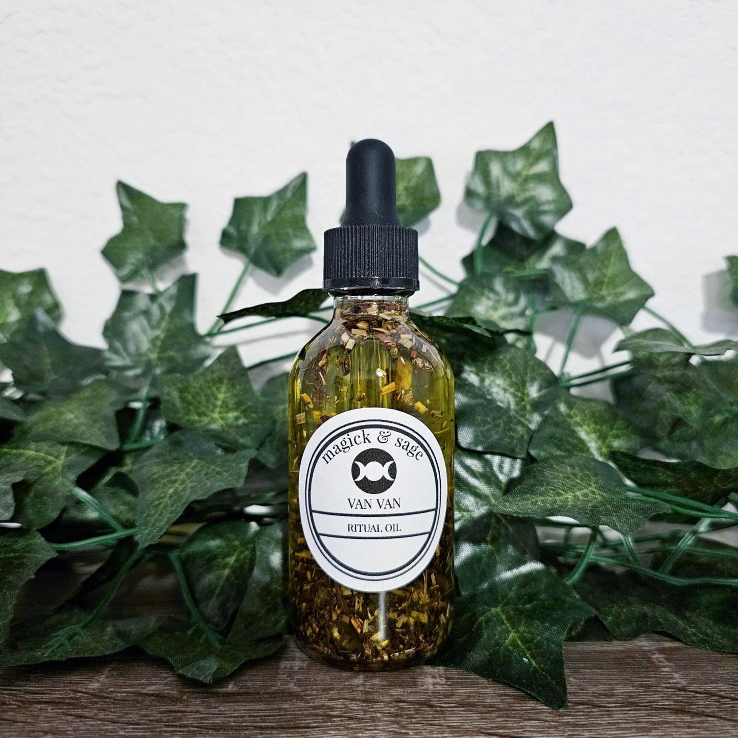 Van Van Oil - New Orleans Hoodoo | Open doors, attract success, good luck, prosperity, fortune, love, clear obstacles