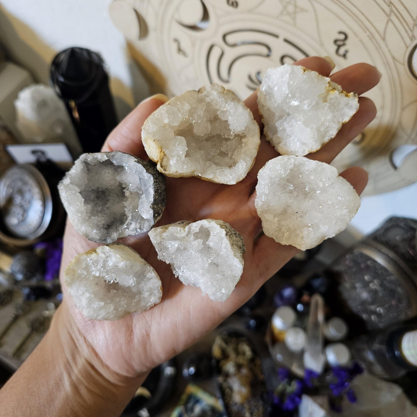 Geode Specimen - S/M - Harmony, Balance, Positive Energy, Meditation, Protection, Quartz, High Vibration - Crystal, Gemstones, & Minerals
