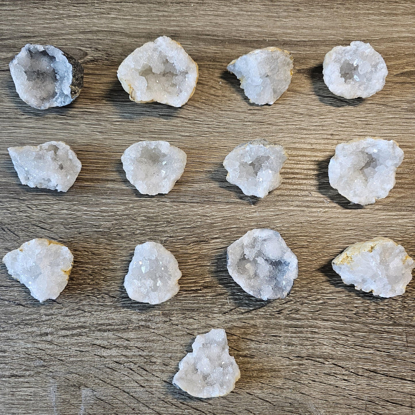 Geode Specimen - S/M - Harmony, Balance, Positive Energy, Meditation, Protection, Quartz, High Vibration - Crystal, Gemstones, & Minerals