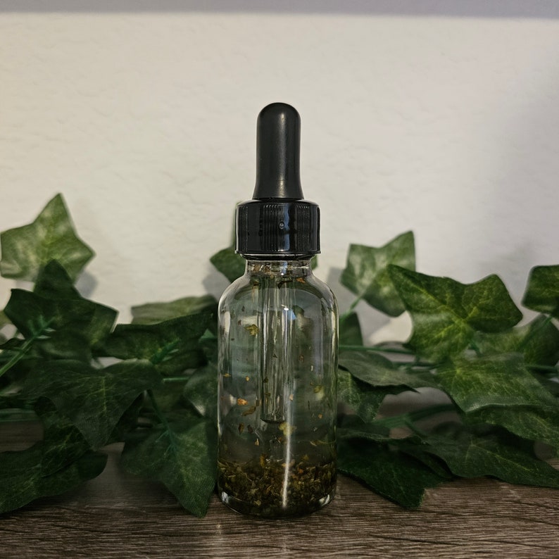 Peppermint Oil | Cleansing, Consecration, Love, Money, Prosperity, Protection, Psychic Abilities, Good Luck, Success