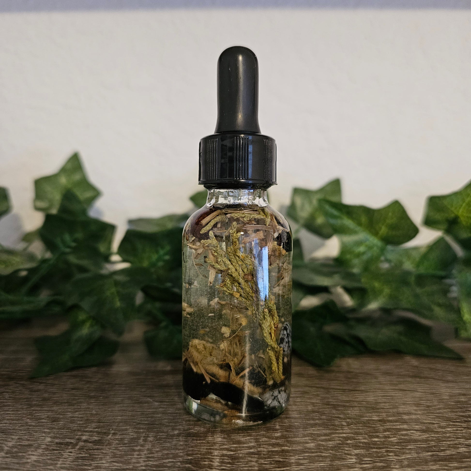 SKADI Goddess Oil - work and connect with Skaði - Goddess of Winter, Hunting, Snow, Skiing, Mountains - Norse - Ritual Oil & Altar Tools