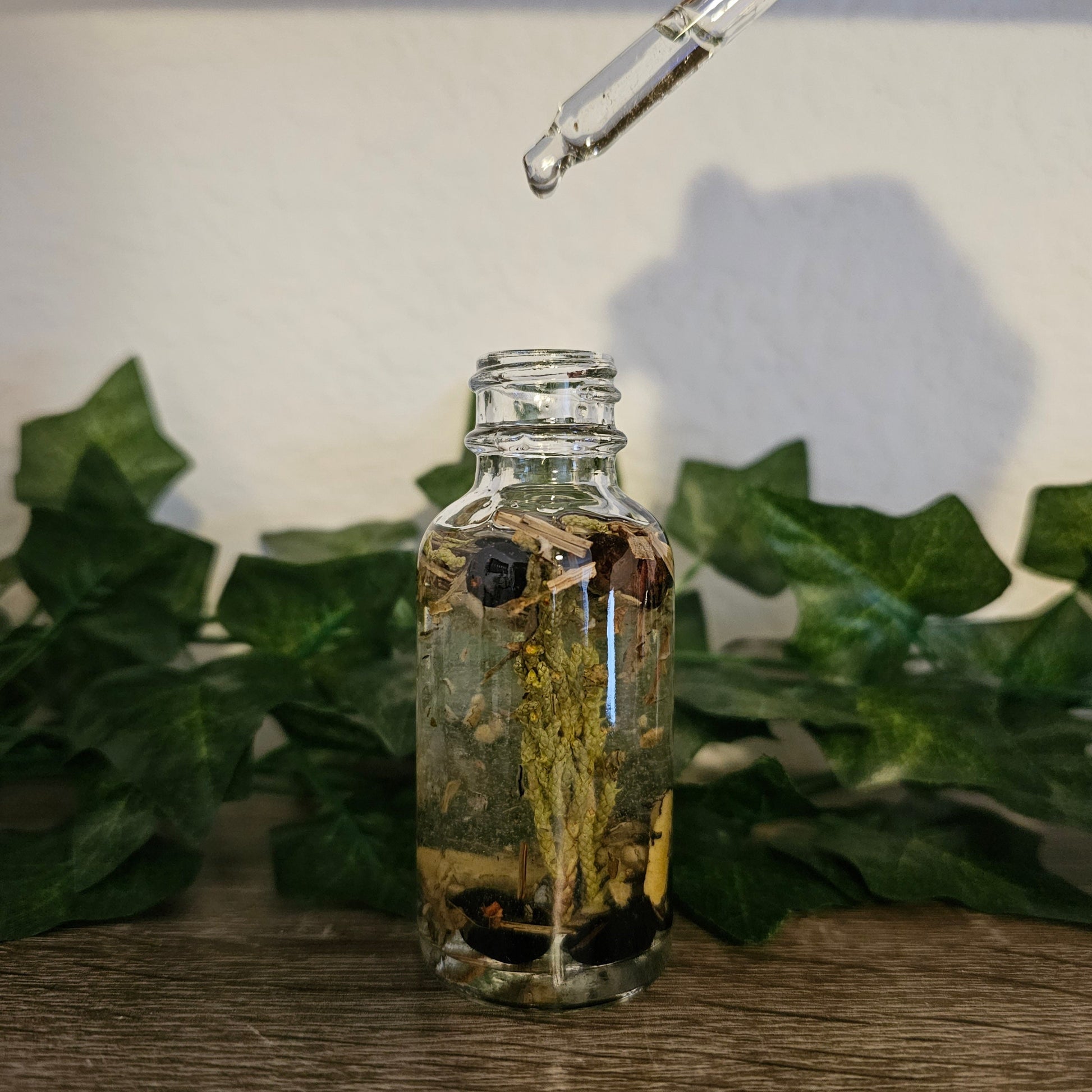 SKADI Goddess Oil - work and connect with Skaði - Goddess of Winter, Hunting, Snow, Skiing, Mountains - Norse - Ritual Oil & Altar Tools