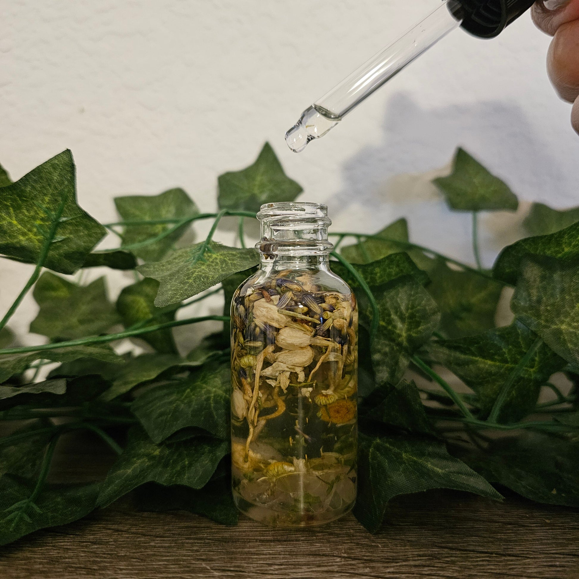 SIGYN Goddess Oil - work and connect with Siguna - Goddess of Victory, Compassion, Loyalty, Faithfulness - Norse - Ritual Oil & Altar Tools