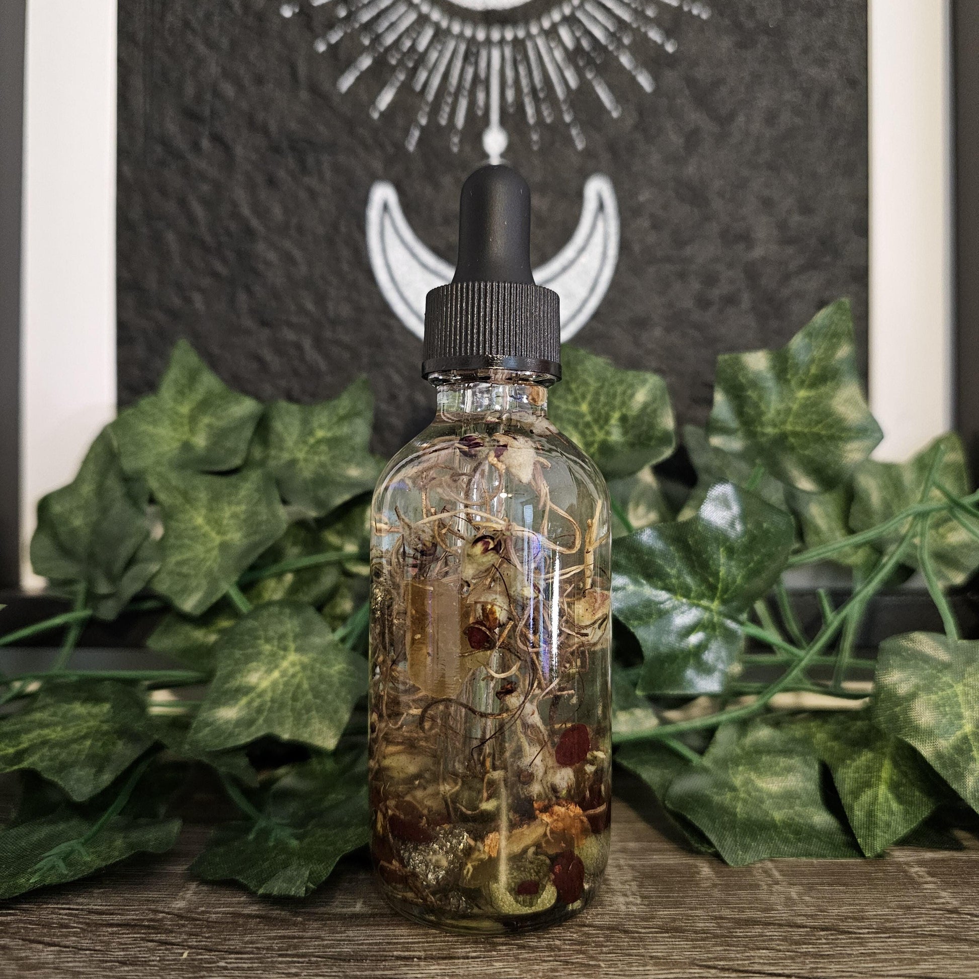 ERIS Goddess Oil - work and connect with Eris - Goddess of Strife, Discord, Quarrel, Rivalry, Contention - Discordia - Ritual & Altar Tools