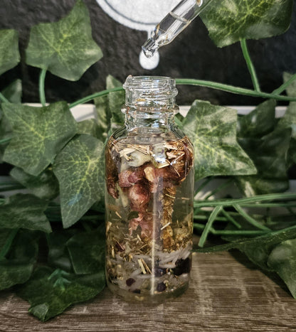 MACHA Goddess Oil - work and connect with Macha - Goddess of War, Sovereignty, Fertility, Horses - Celtic - Ritual Oil & Altar Tools