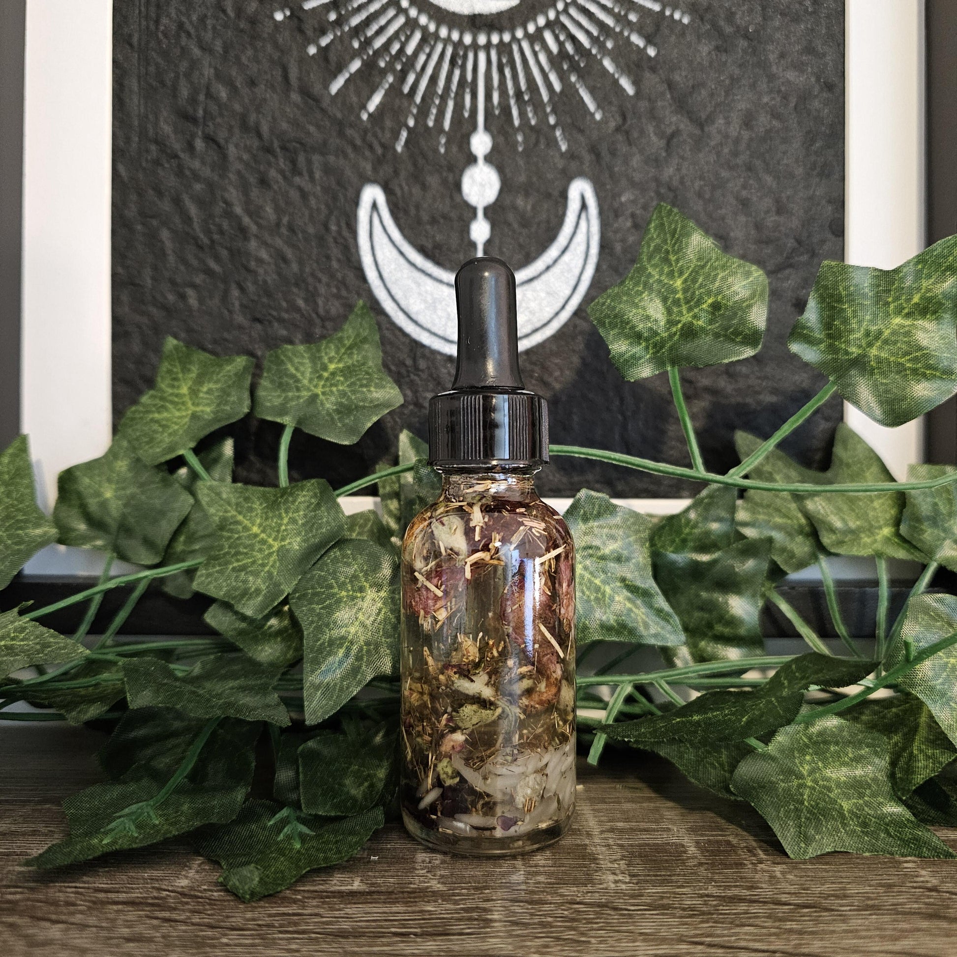 MACHA Goddess Oil - work and connect with Macha - Goddess of War, Sovereignty, Fertility, Horses - Celtic - Ritual Oil & Altar Tools